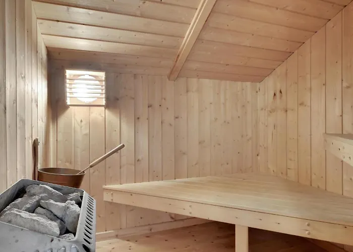Four-bedroom In Dronningmølle