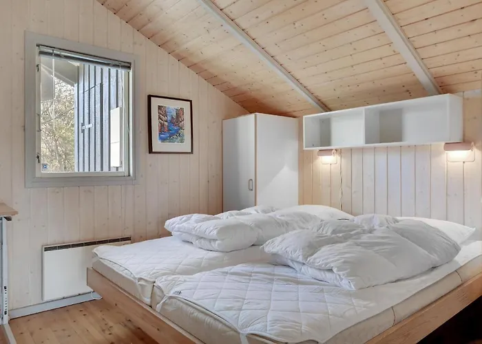 بيت للعطل Four-bedroom In Dronningmølle