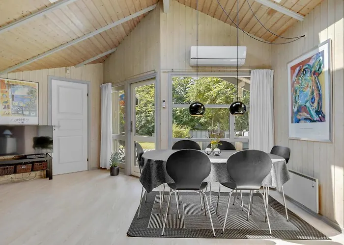 Four-bedroom In * Dronningmølle