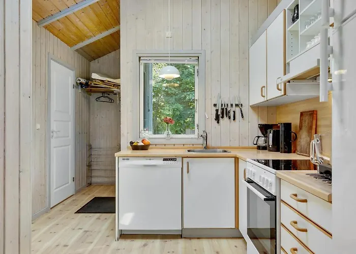 بيت للعطل Four-bedroom In Dronningmølle