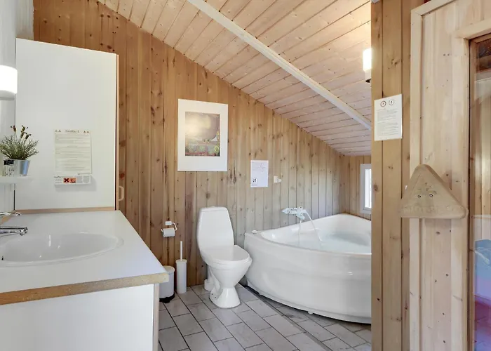 Four-bedroom In Holiday home *